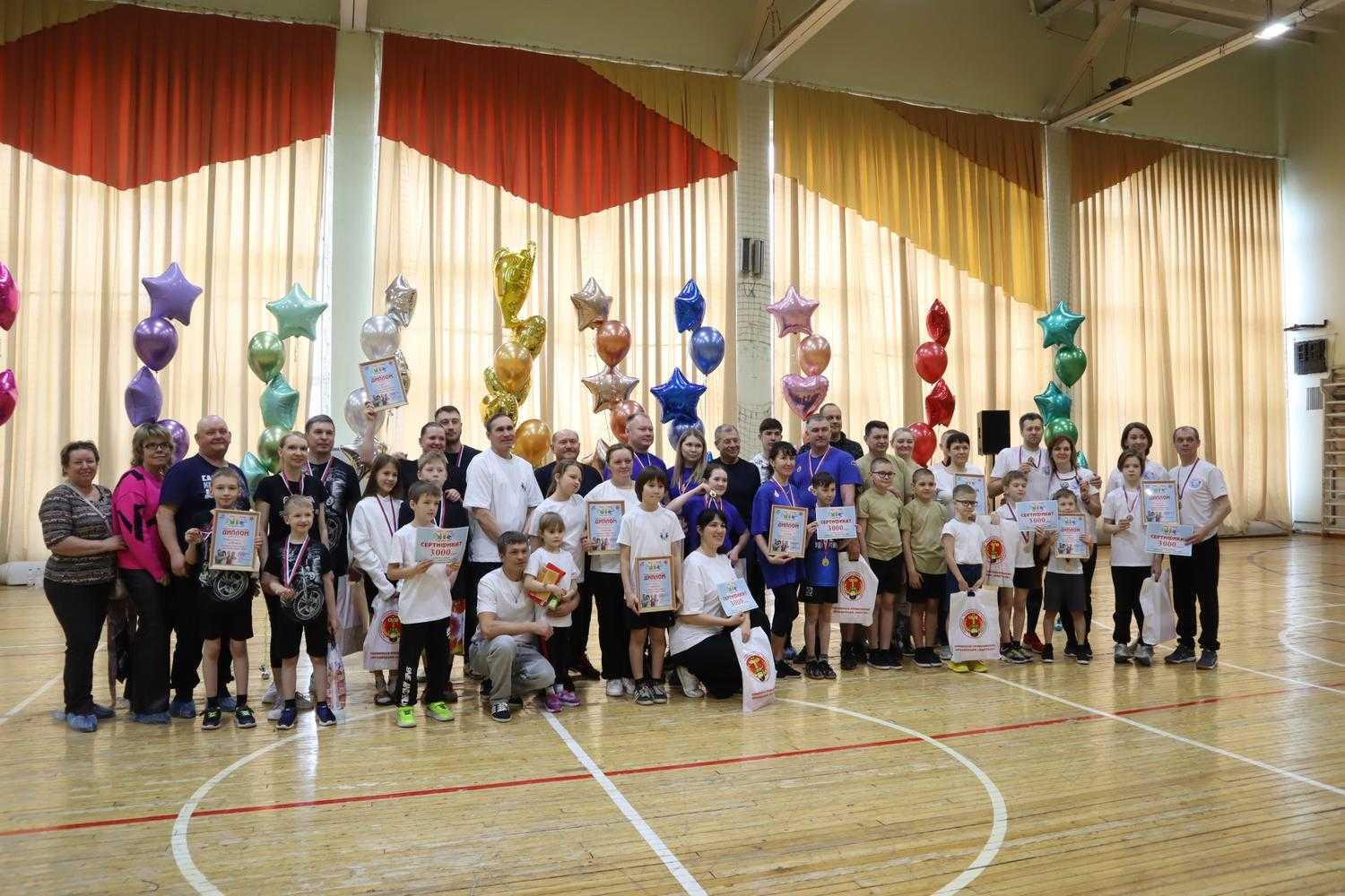 Завод «Ижсталь» провел спортивный праздник для семей сотрудников