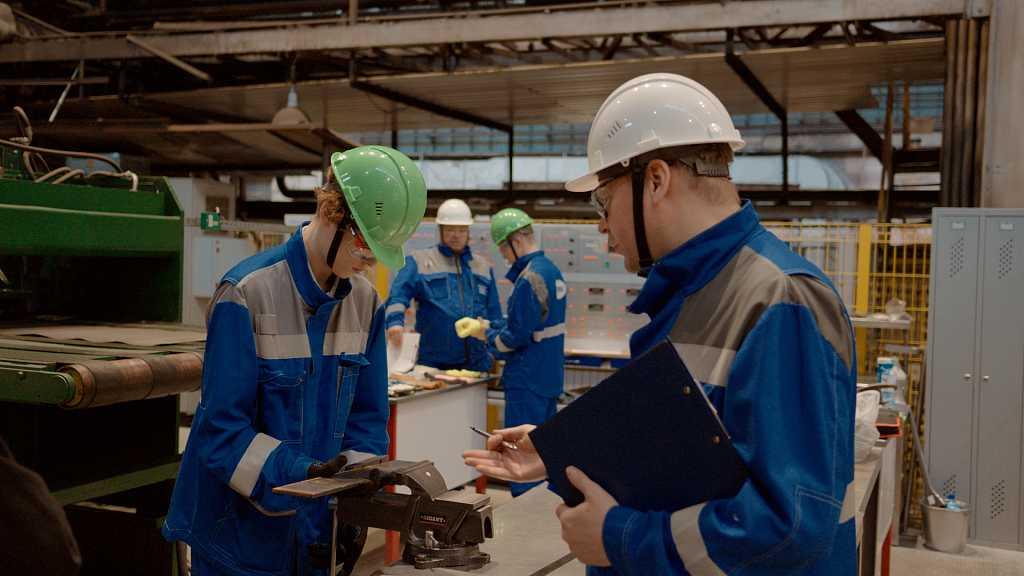 ВИЗ-Сталь провела первую независимую оценку квалификации для выпускников профильного колледжа